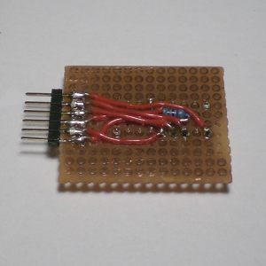 Ein aufgebauter ICSP-Adapter für 18-polige PIC-Controller