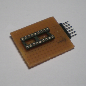 Ein aufgebauter ICSP-Adapter für 18-polige PIC-Controller