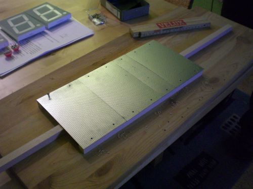 Das komplette Modul wird gebohrt