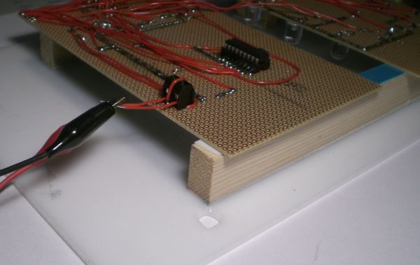 Die Befestigung der Platinen