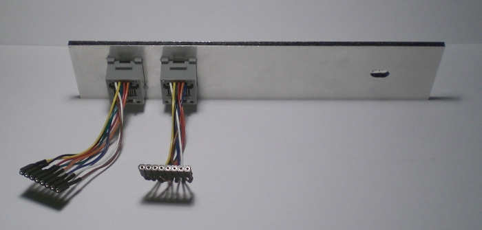 Die Rückplatte der Fernbedienung