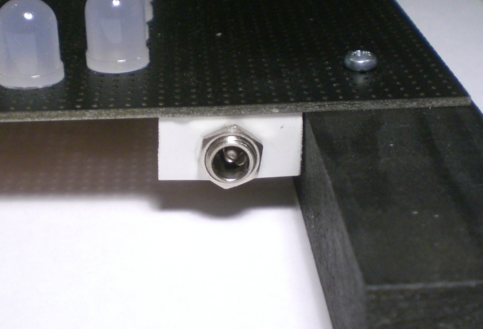 Der Spannungsanschluss am Zeitboard