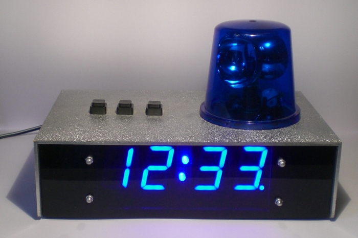 Der fertige Wecker im Betrieb