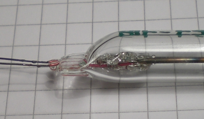 Die Befestigung der Elektroden in der GL-LS-4