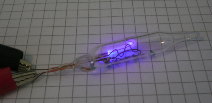 Das Leuchtbild der NX-LS-1 von der Seite