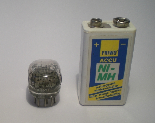 Die B-5971 im Größenvergleich