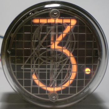 Die Ziffer 3 mit eingeschaltetem Dezimalpunkt