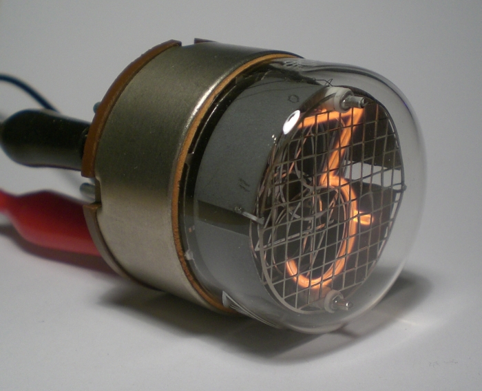 Das Leuchtbild der CD16 von der Seite