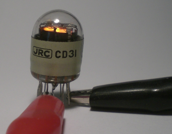 Das Leuchtbild der CD31 von der Seite