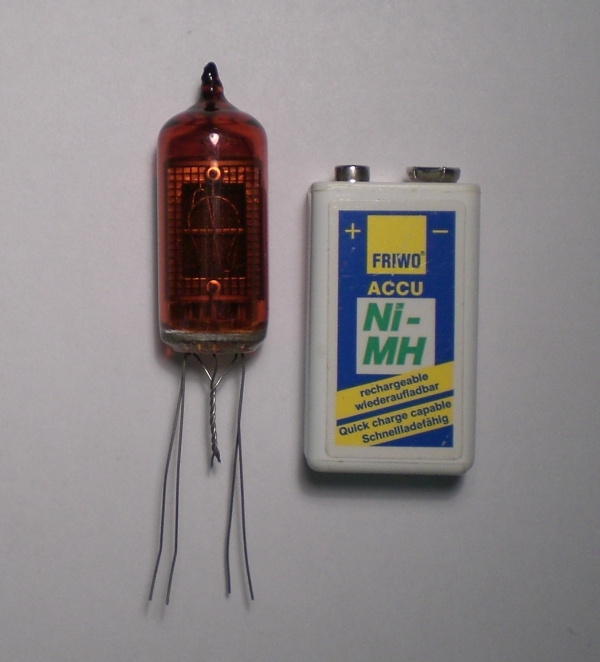 Die F9092A im Größenvergleich