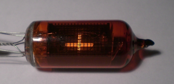 Das Leuchtbild der F9092A von der Seite