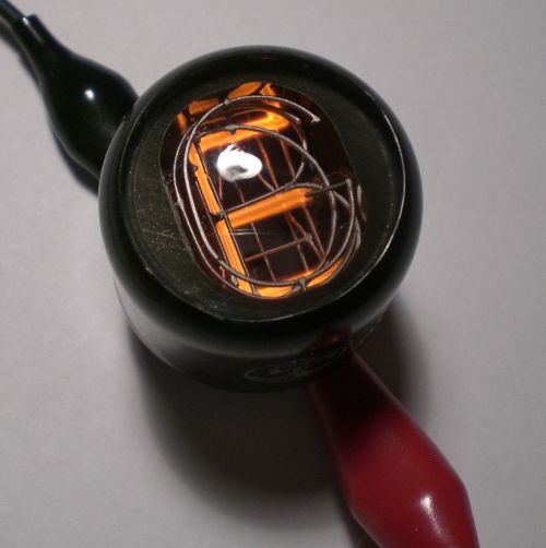 Das Symbol 'E' von der Seite