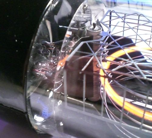 Die Verbindung Kabel-Sockel