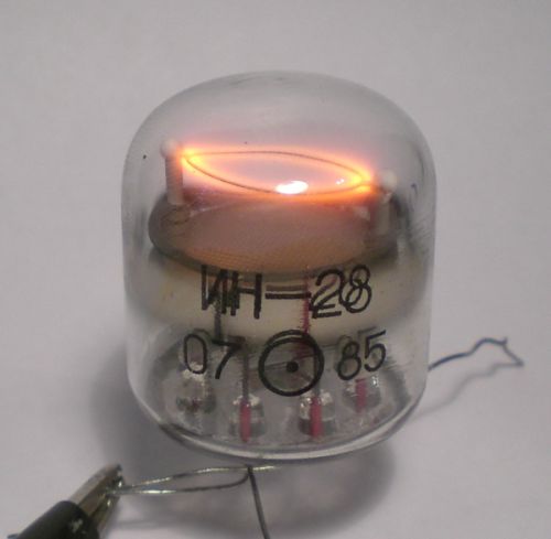 Das Leuchtbild der In-28 von der Seite