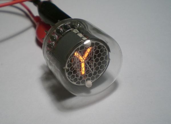 Das Leuchtbild der LL-555 von der Seite