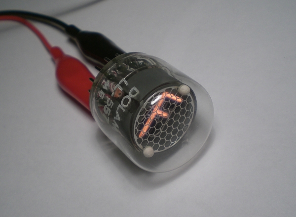 Das Leuchtbild der LL-557 von der Seite