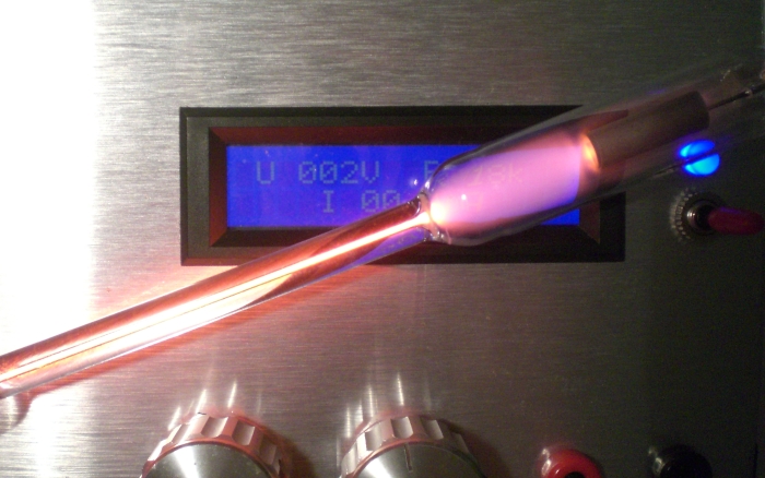 Testen einer Spektralröhre mit dem Nixie-Netzteil III