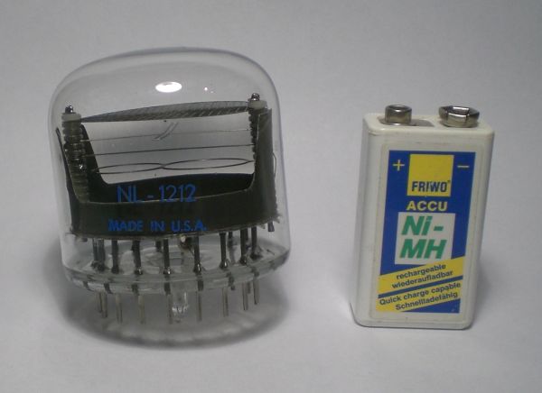 Die NL-1212 im Größenvergleich