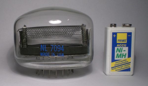 Die NL-7094 im Größenvergleich