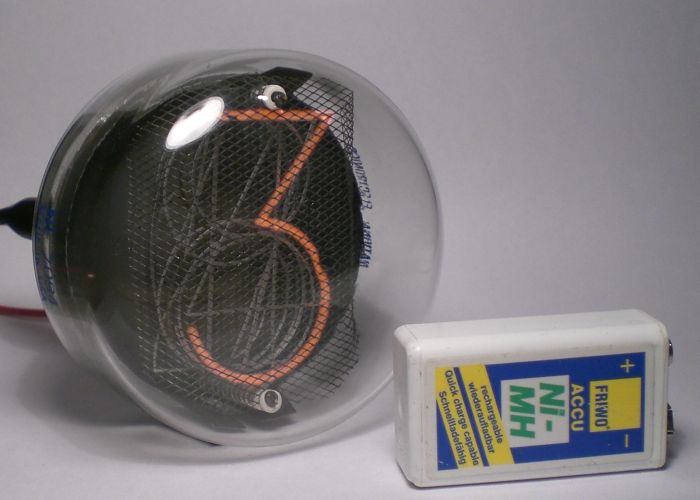 Die Ziffer 3 von der Seite