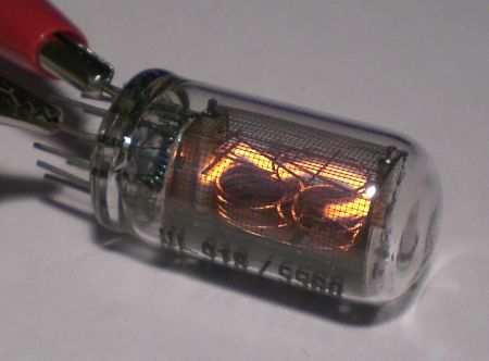 Die Ziffer 3 von der Seite