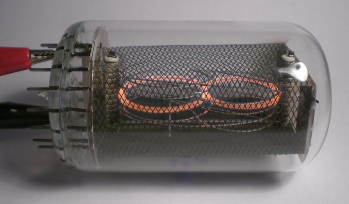 Die Ziffer 8 von der Seite