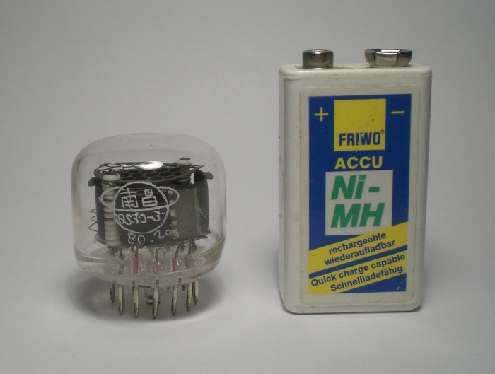 Die QS30-3 im Größenvergleich