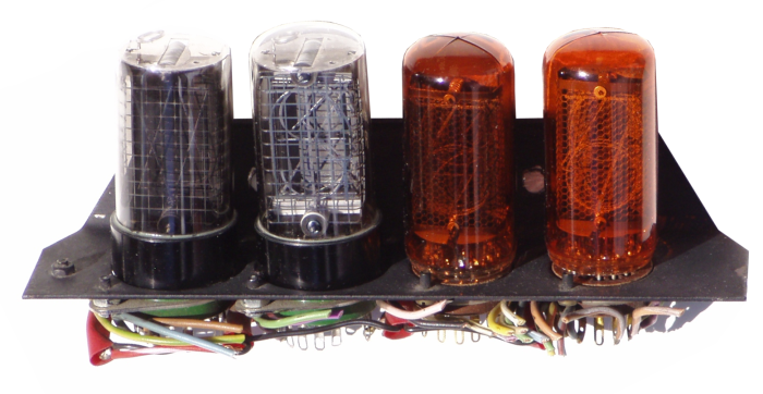 Die R107 eingebaut im Panel