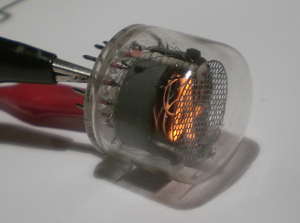 Die Ziffer 4 von der Seite