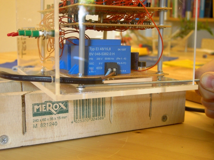 Das Festdrehen einer Schraube - Millimeterarbeit