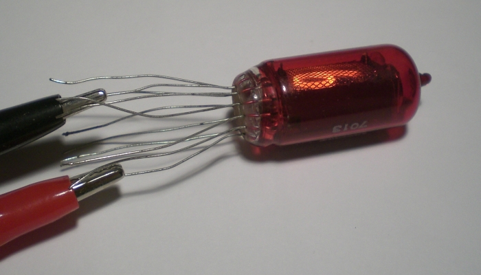 Das Leuchtbild der XN-11/F von der Seite