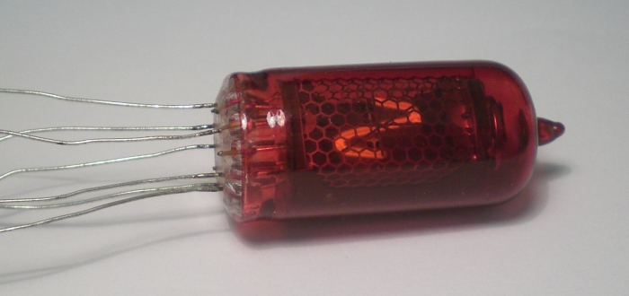 Das Leuchtbild der XN-16/F von der Seite