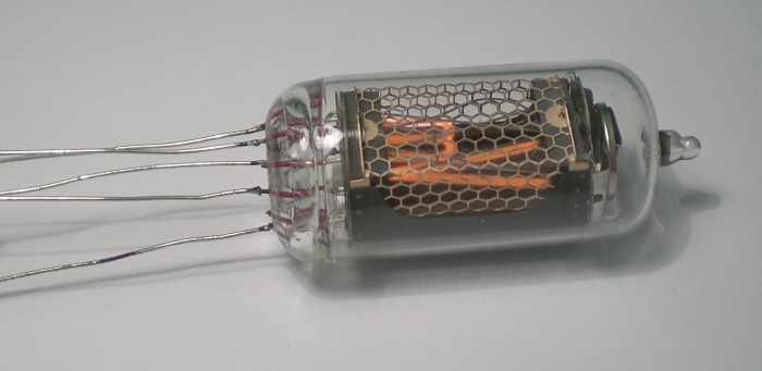 Das Leuchtbild der XN-19 von der Seite