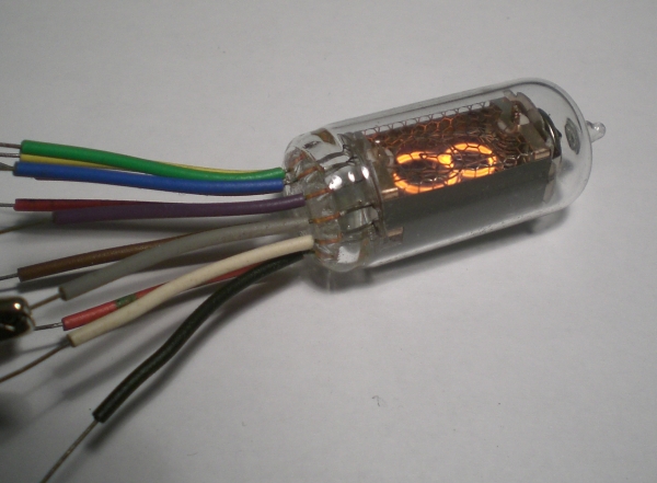 Das Leuchtbild der XNP-23 von der Seite