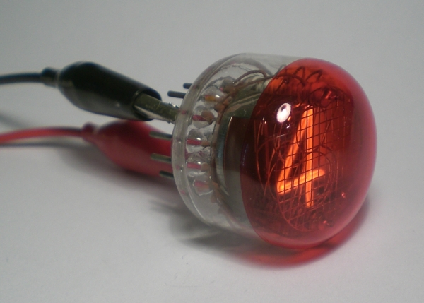 Das Leuchtbild der ZM1020 von der Seite