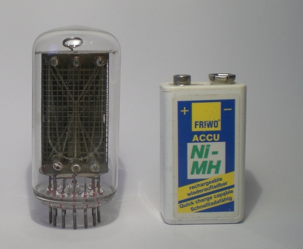 Die ZM1043S im Größenvergleich