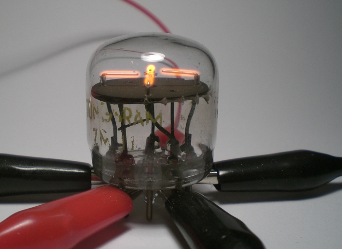 Das Leuchtbild der ZM11 von der Seite