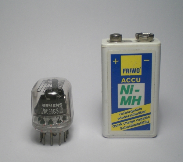 Die ZM1185D im Größenvergleich