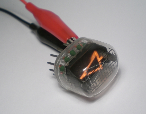 Das Leuchtbild der ZM1185D von der Seite aus